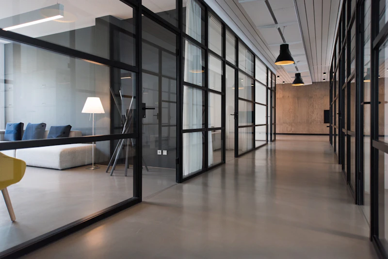 Ambiente corporativo contemporâneo, imagem ilustrativa de relações empresariais